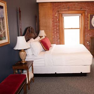 Standard Zimmer mit Kingsize-Bett